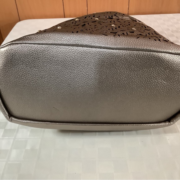 New gold 3 purse set - Picture 3 of 10